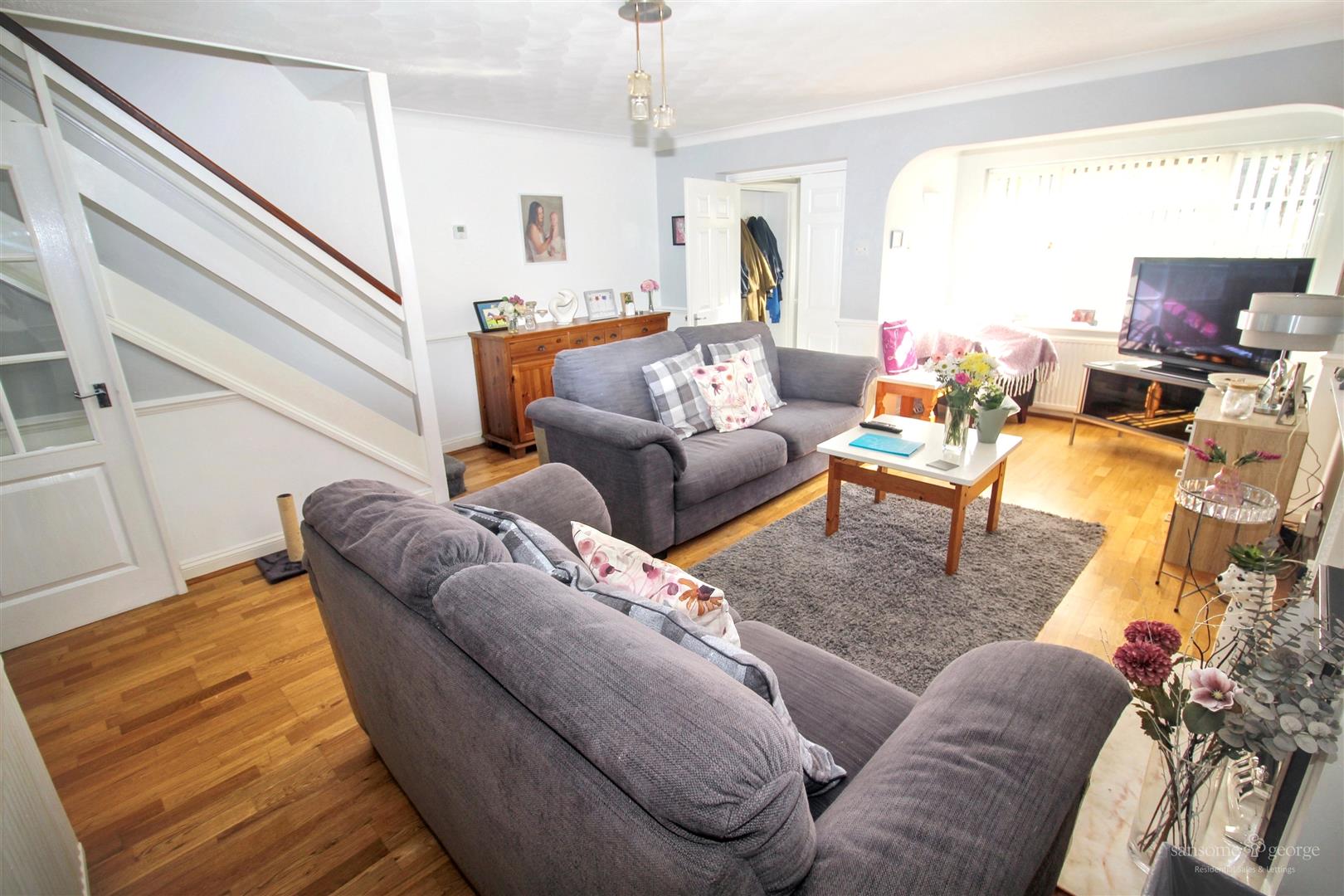 Bromley Walk, Tilehurst, Reading